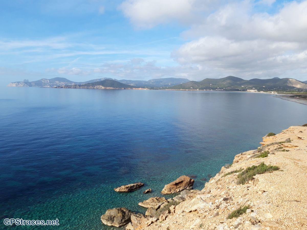 Vue de la rade, au loin Es Vedra