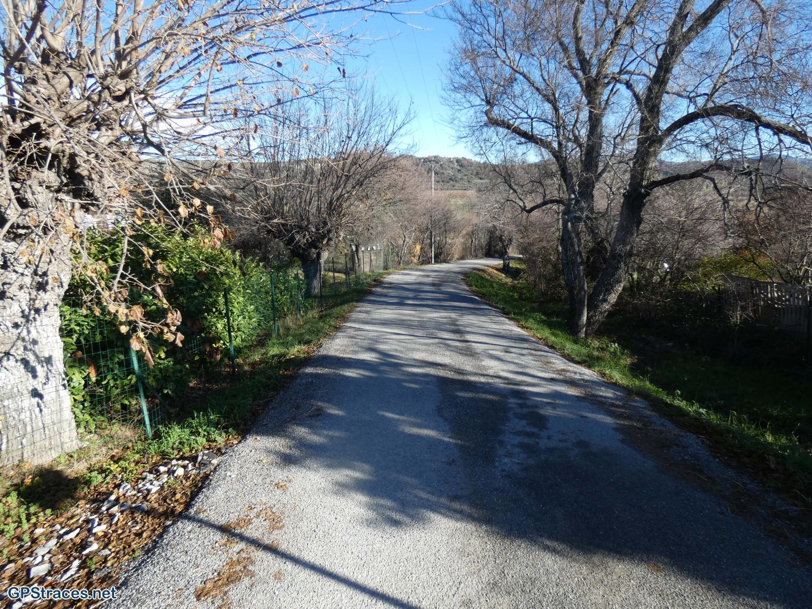 Alpes de Haute Provence-Chateauneuf Val Saint Donat - Vieux village et  Bories–1