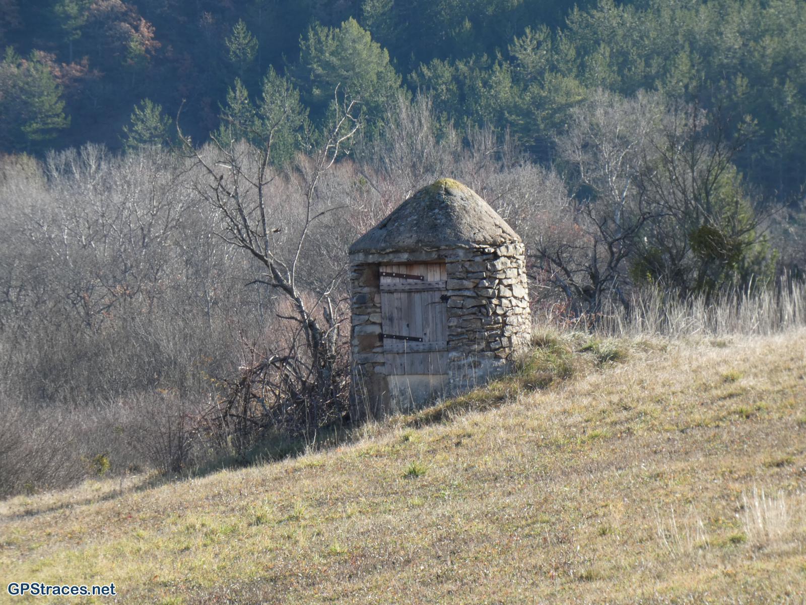 Alpes de Haute Provence-Chateauneuf Val Saint Donat - Vieux village et  Bories–4