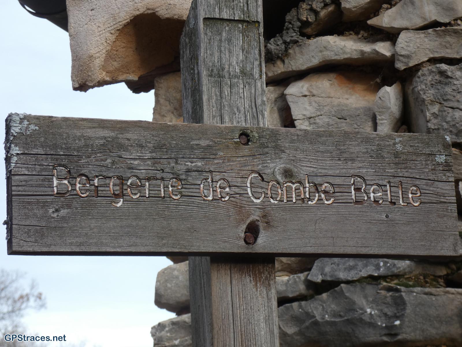 Alpes de Haute Provence-Chateauneuf Val Saint Donat - Vieux village et  Bories–22