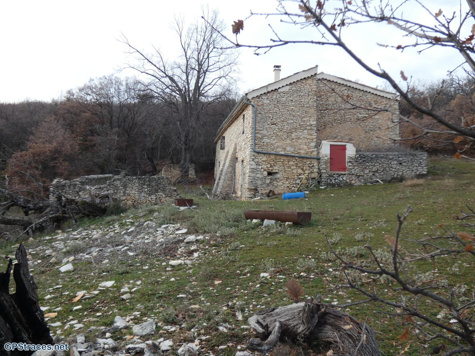 Alpes de Haute Provence-Chateauneuf Val Saint Donat - Vieux village et  Bories–24