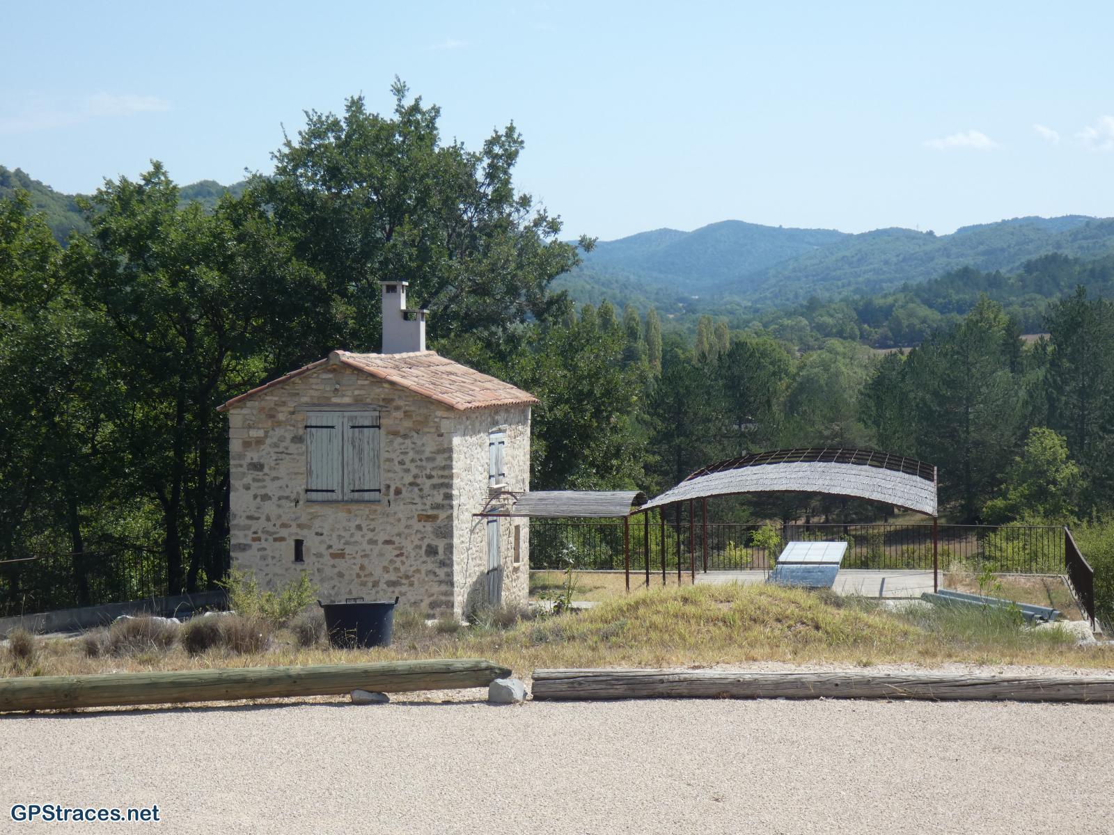 Alpes de Haute Provence-Lubéron - Céreste - Monjustin–0