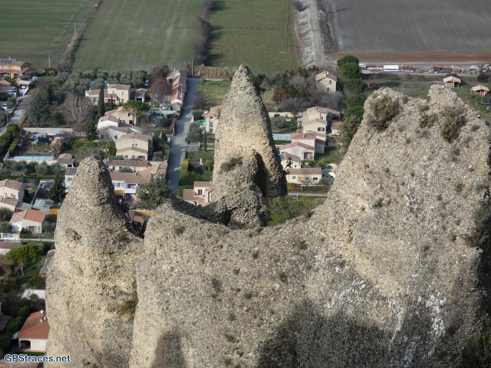 Alpes de Haute Provence-Les Pénitents des Mées–12