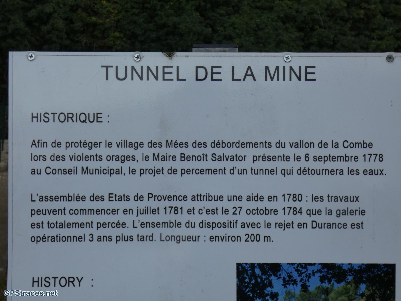 Alpes de Haute Provence-Les Pénitents des Mées–22