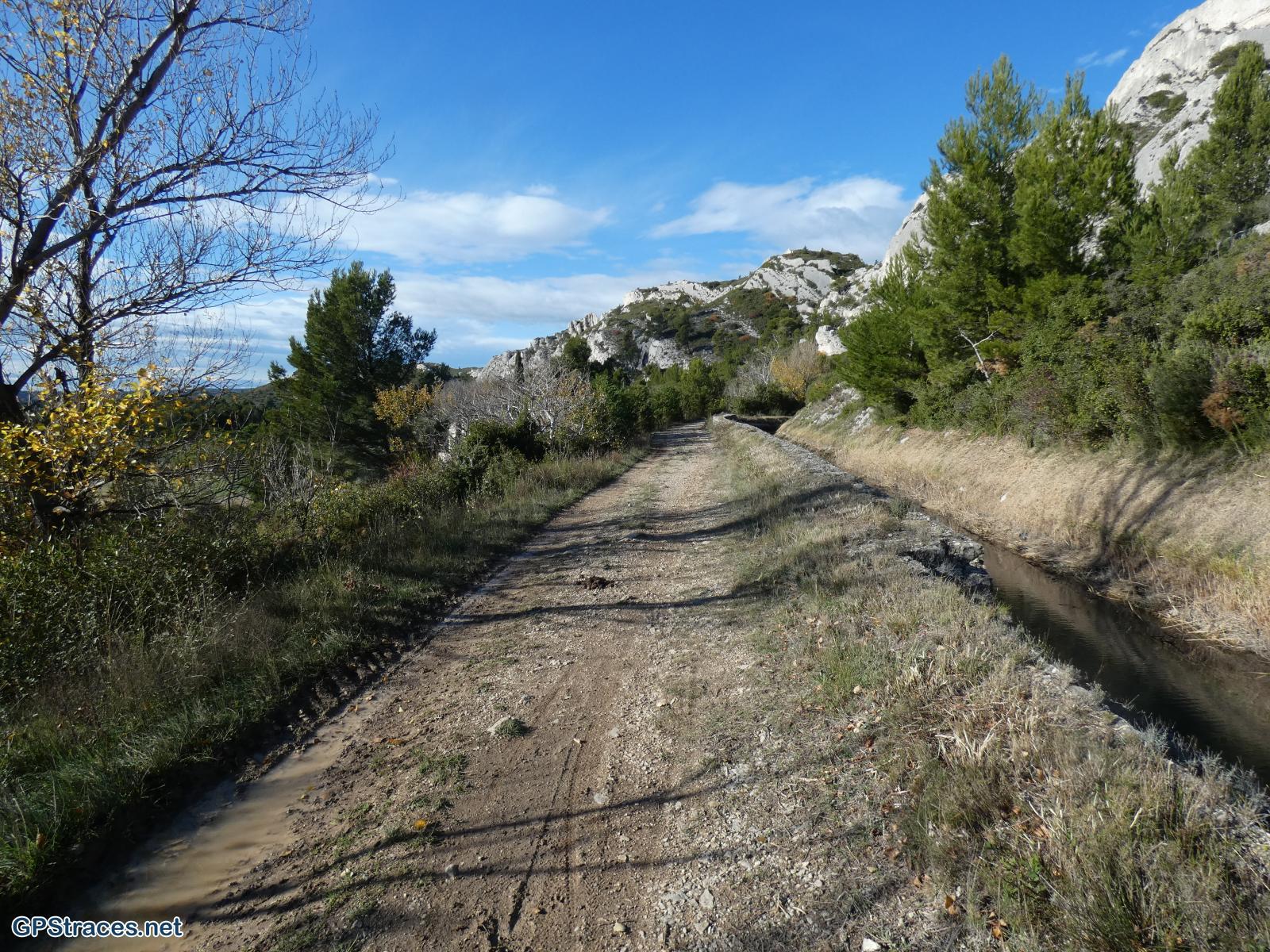 Le canal des Alpilles