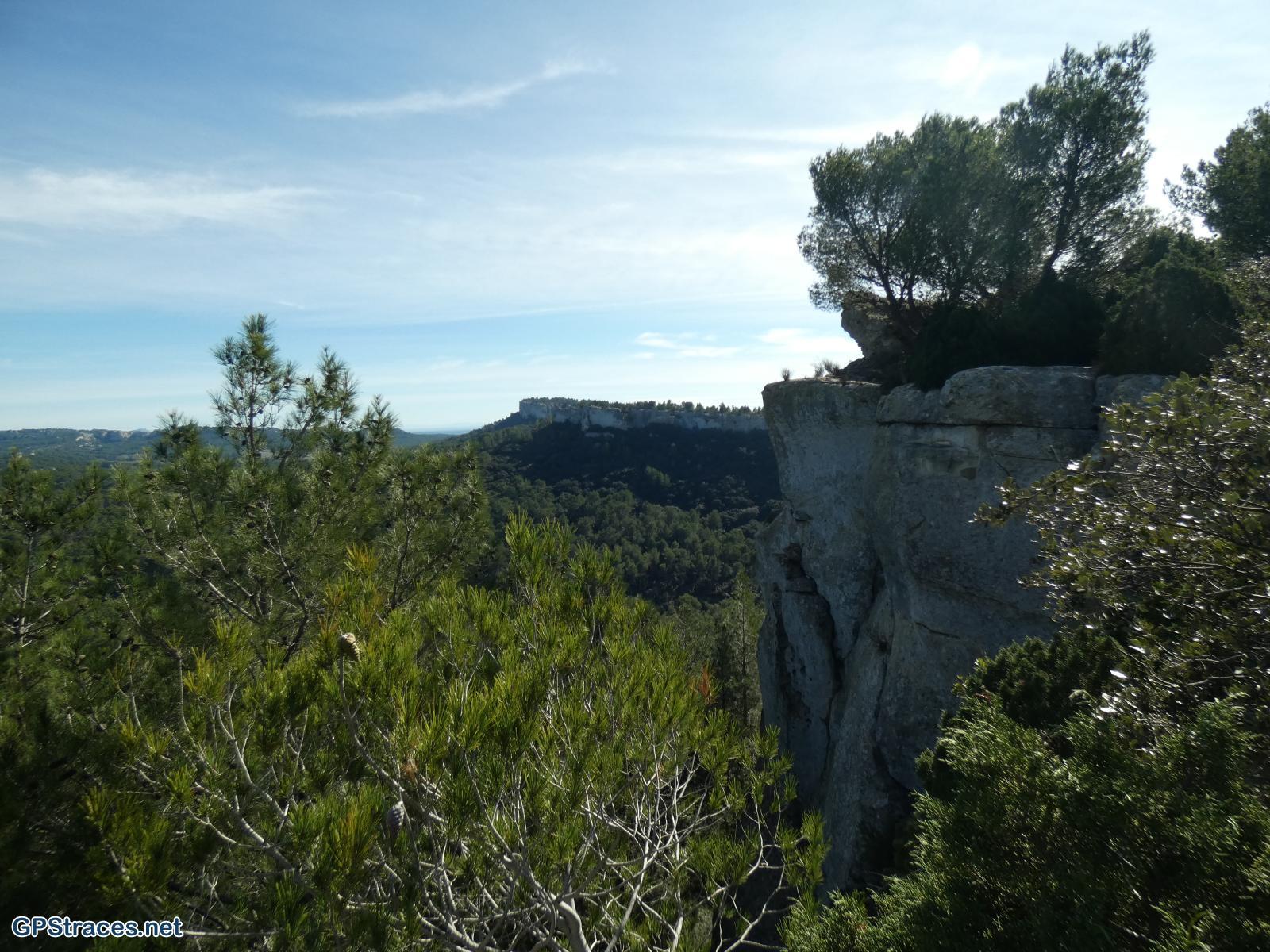 Bouches du Rhône-Alpilles - La falaise du vallon de la Lèque–5