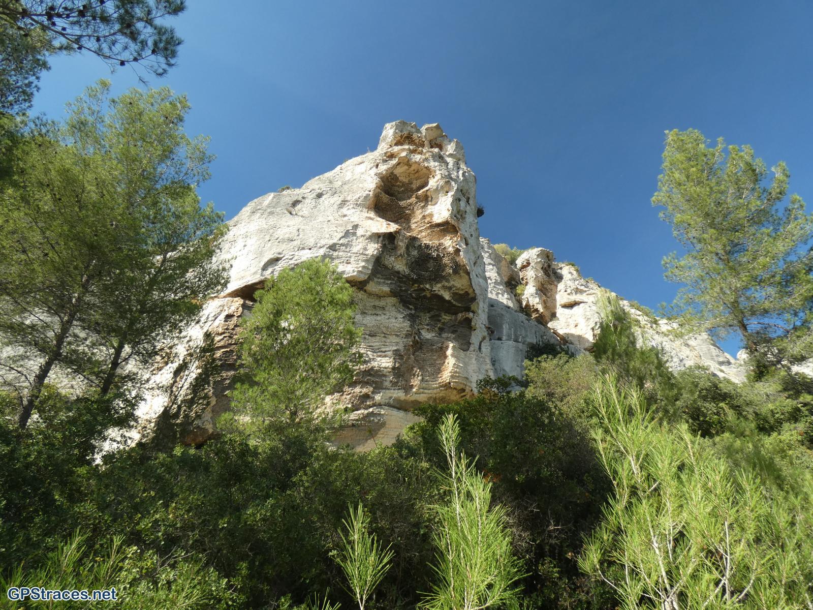 Bouches du Rhône-Alpilles - La falaise du vallon de la Lèque–12