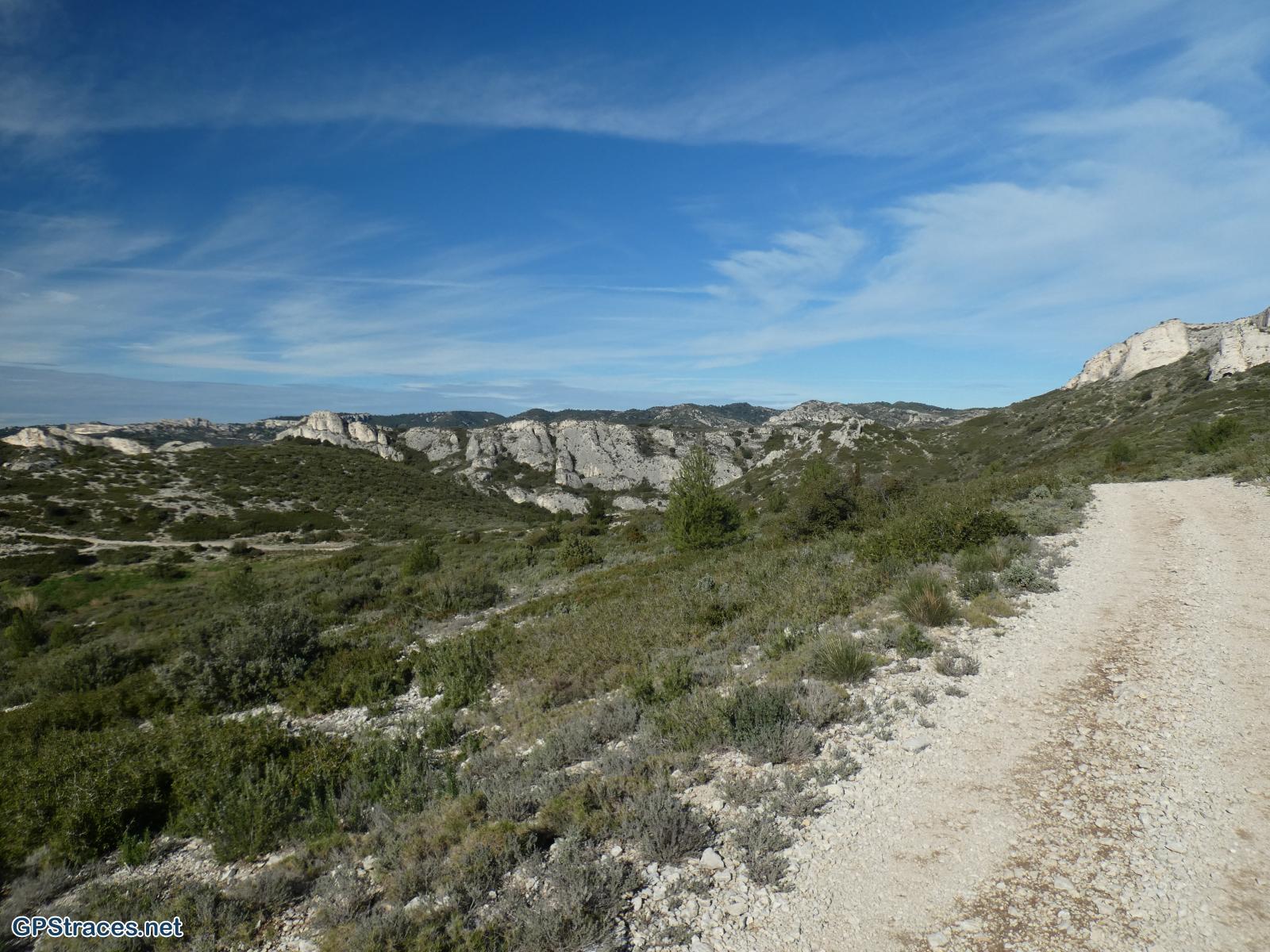 Bouches du Rhône-Alpilles : Des Gipières aux Calans–1