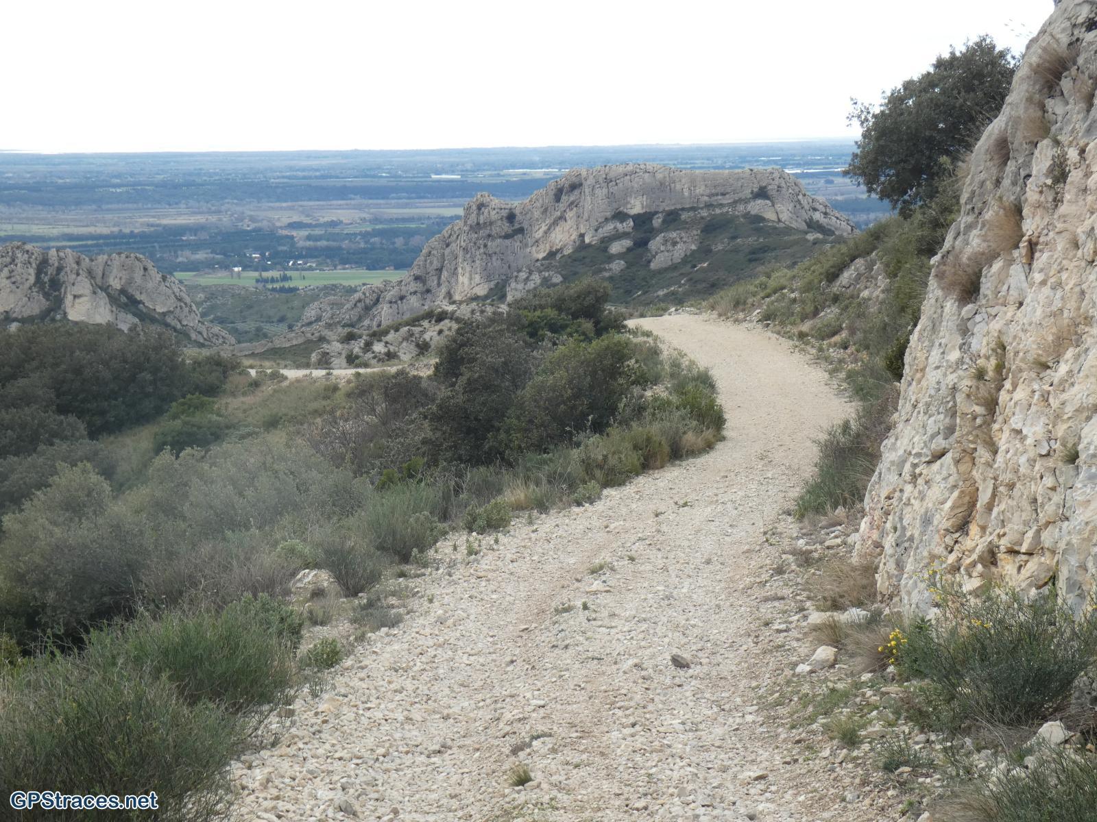 Bouches du Rhône-Alpilles : Des Gipières aux Calans–12