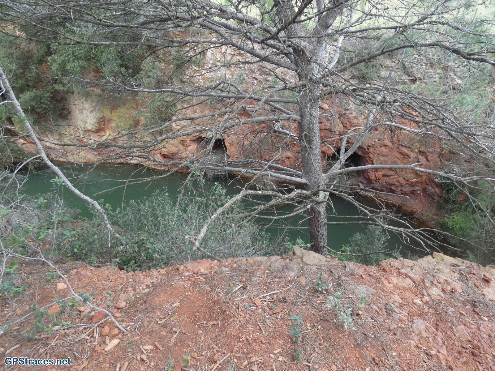 Une ancienne carrière de bauxite