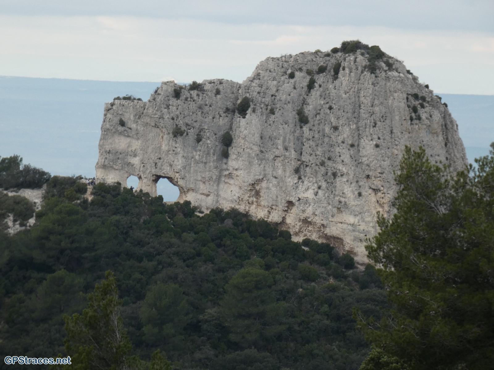 Le rocher des Deux Trous