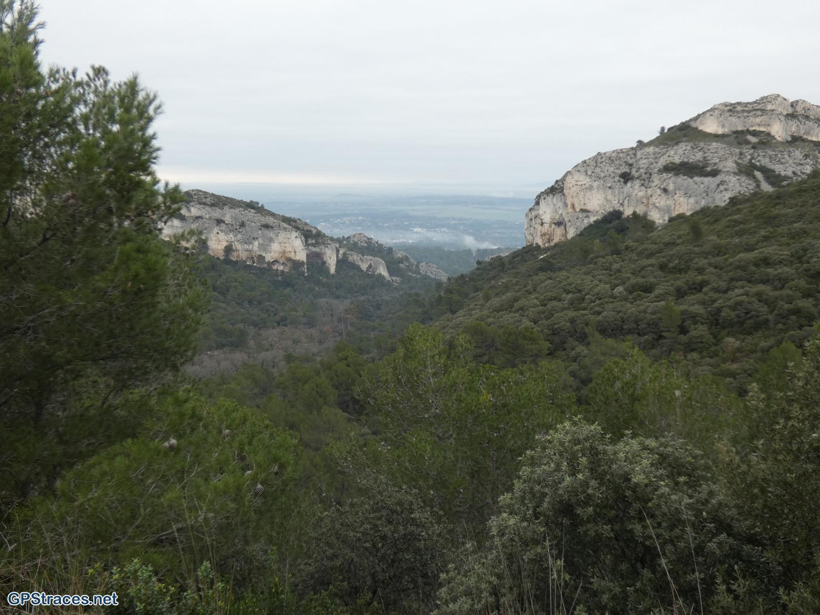 Bouches du Rhône-Alpilles - Saint-Rémy - La Caume - Lac du Peirou–10