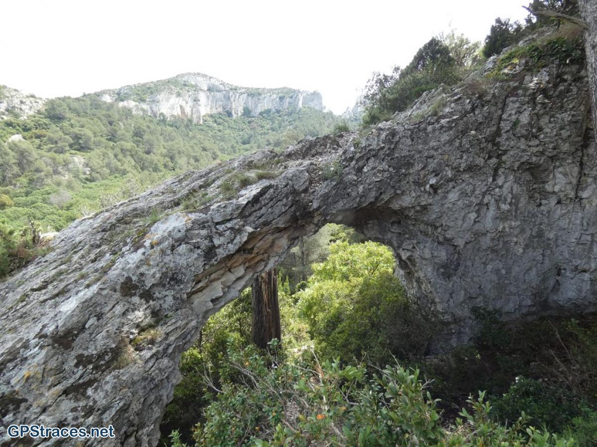 Arche sur le chemin des échelles