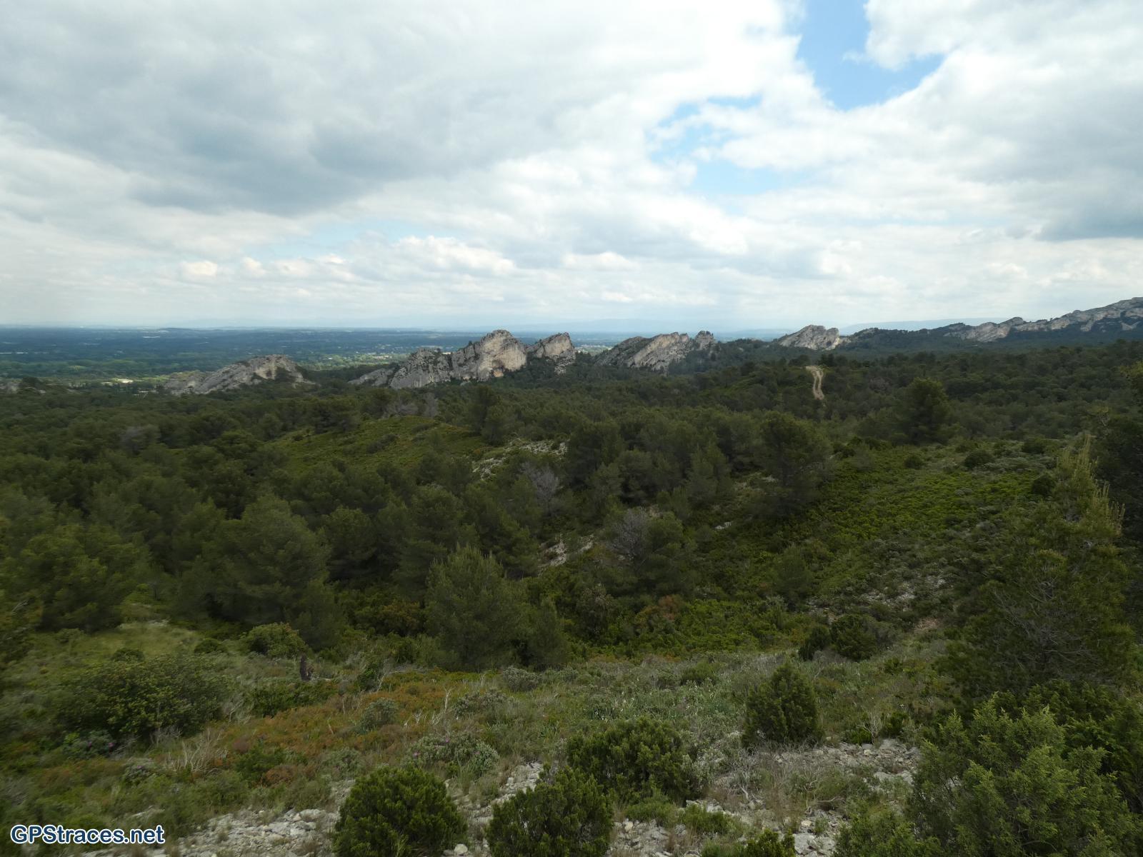 Bouches du Rhône-Alpilles - Tour de guet - Valmouriane–0