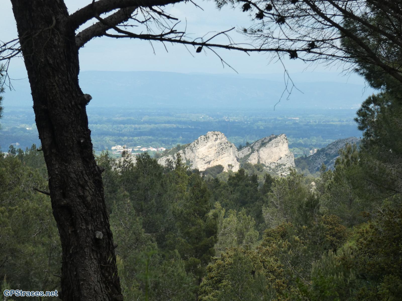 Bouches du Rhône-Alpilles - Tour de guet - Valmouriane–13