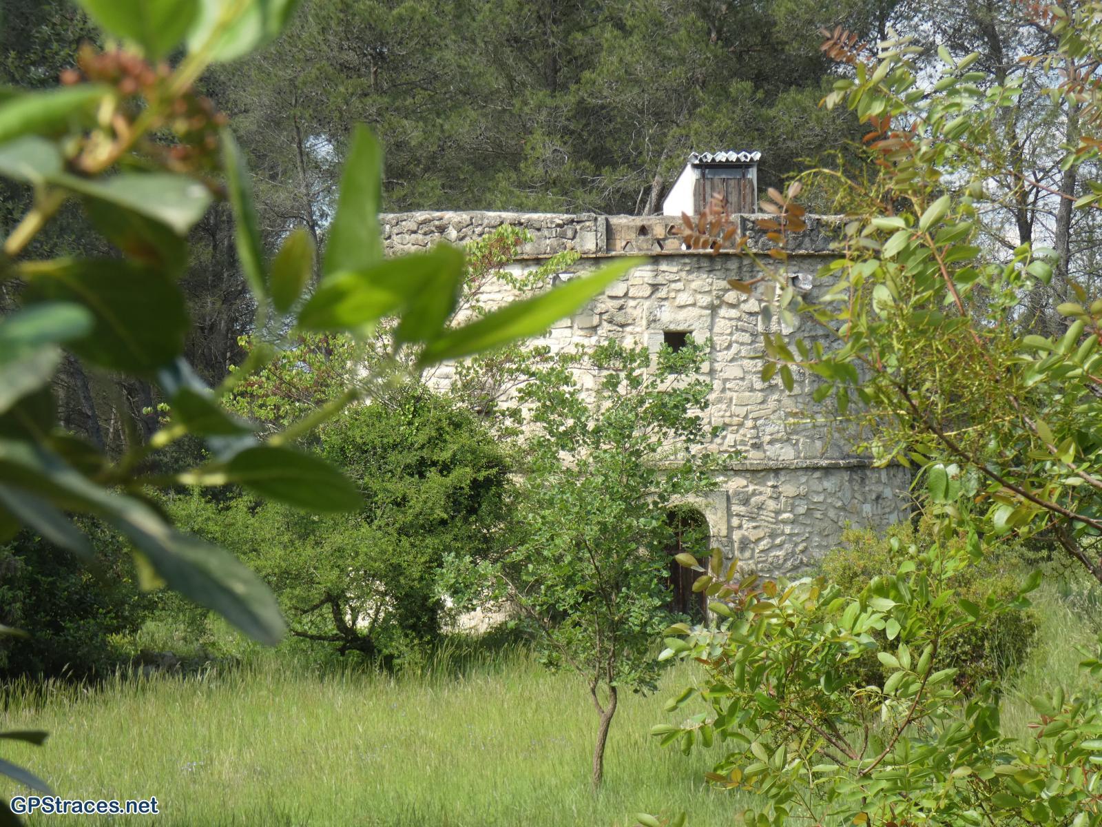 Bouches du Rhône-Alpilles - Tour de guet - Valmouriane–14