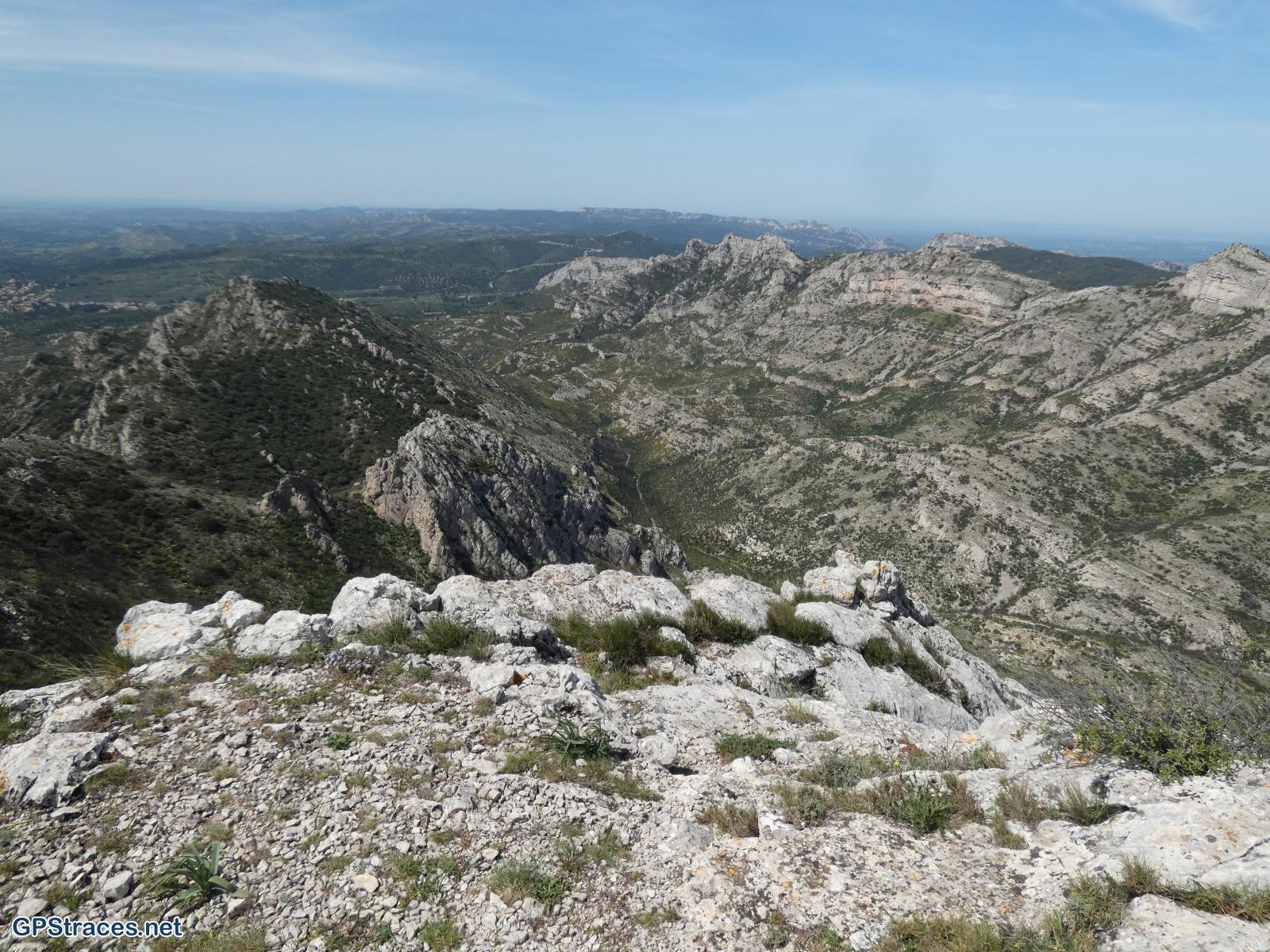 Bouches du Rhône-Alpilles - Tour des Opies - Crête de Civadières est–16