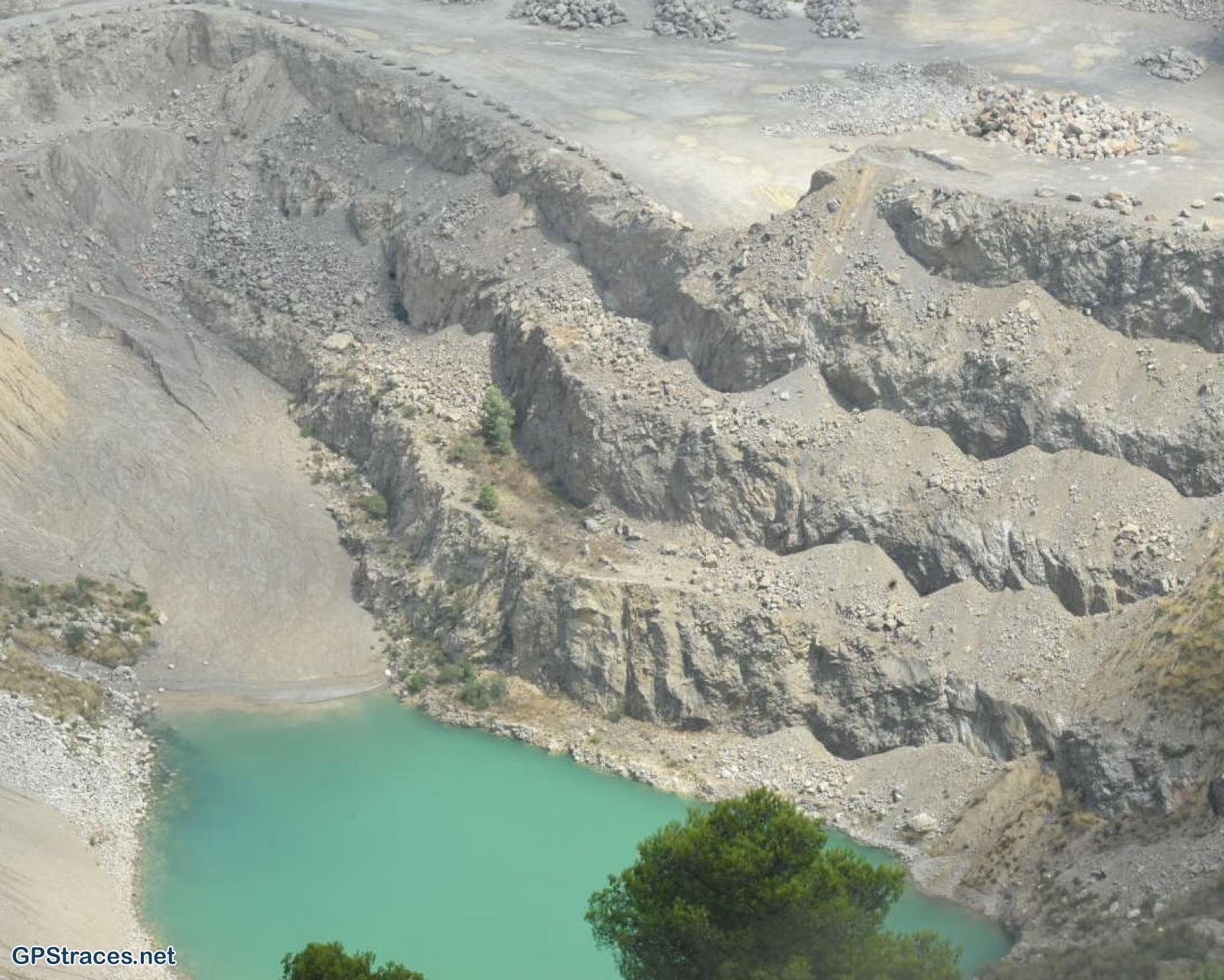 Bouches du Rhône-Autour du vallon de la Panouse, le mont Rouvière et la 'muraille de Chine'–2