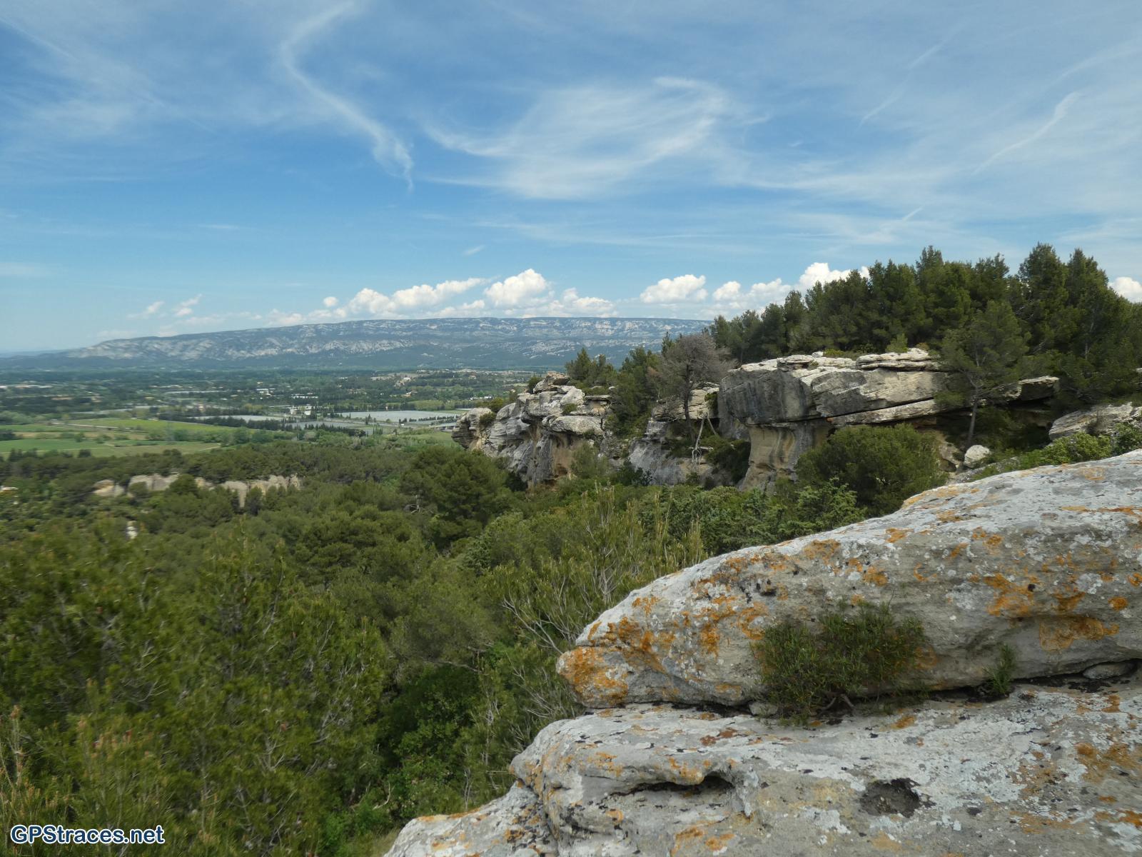 La falaise depuis la grotte des voleurs