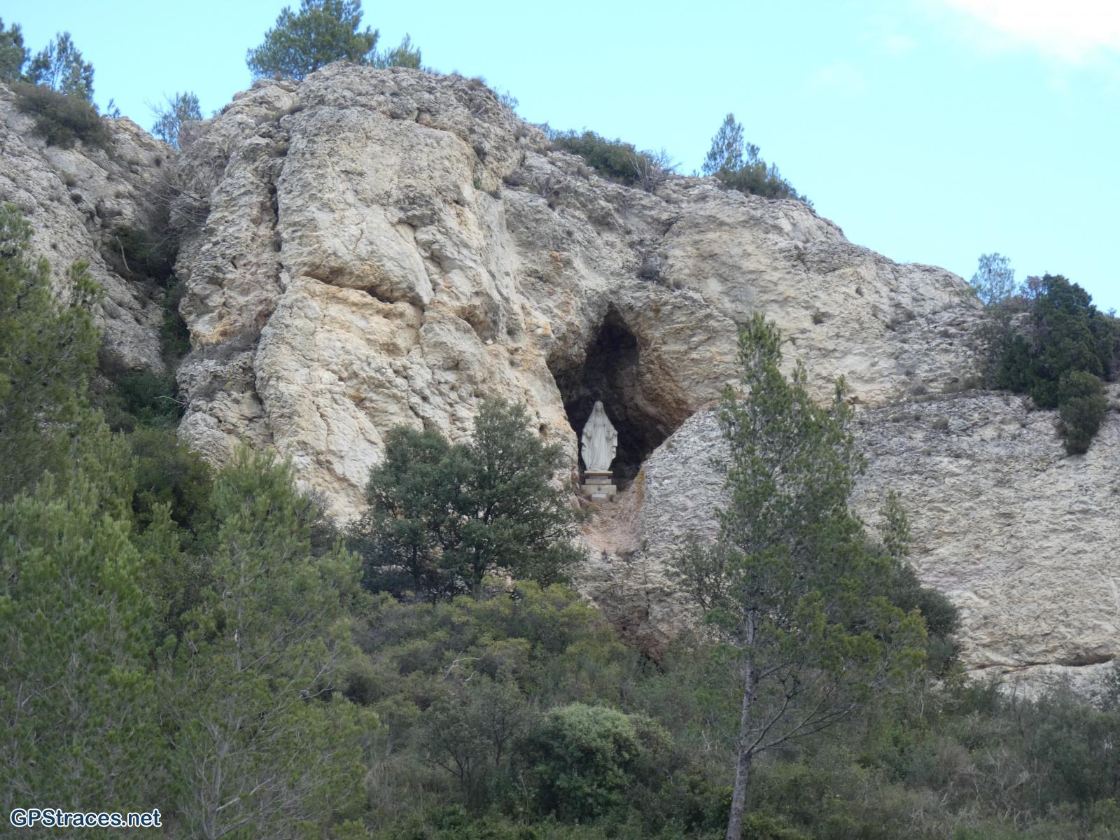 Bouches du Rhône-Montagnette - Les Bouisses - la Vierge du Rocher de Magne–3