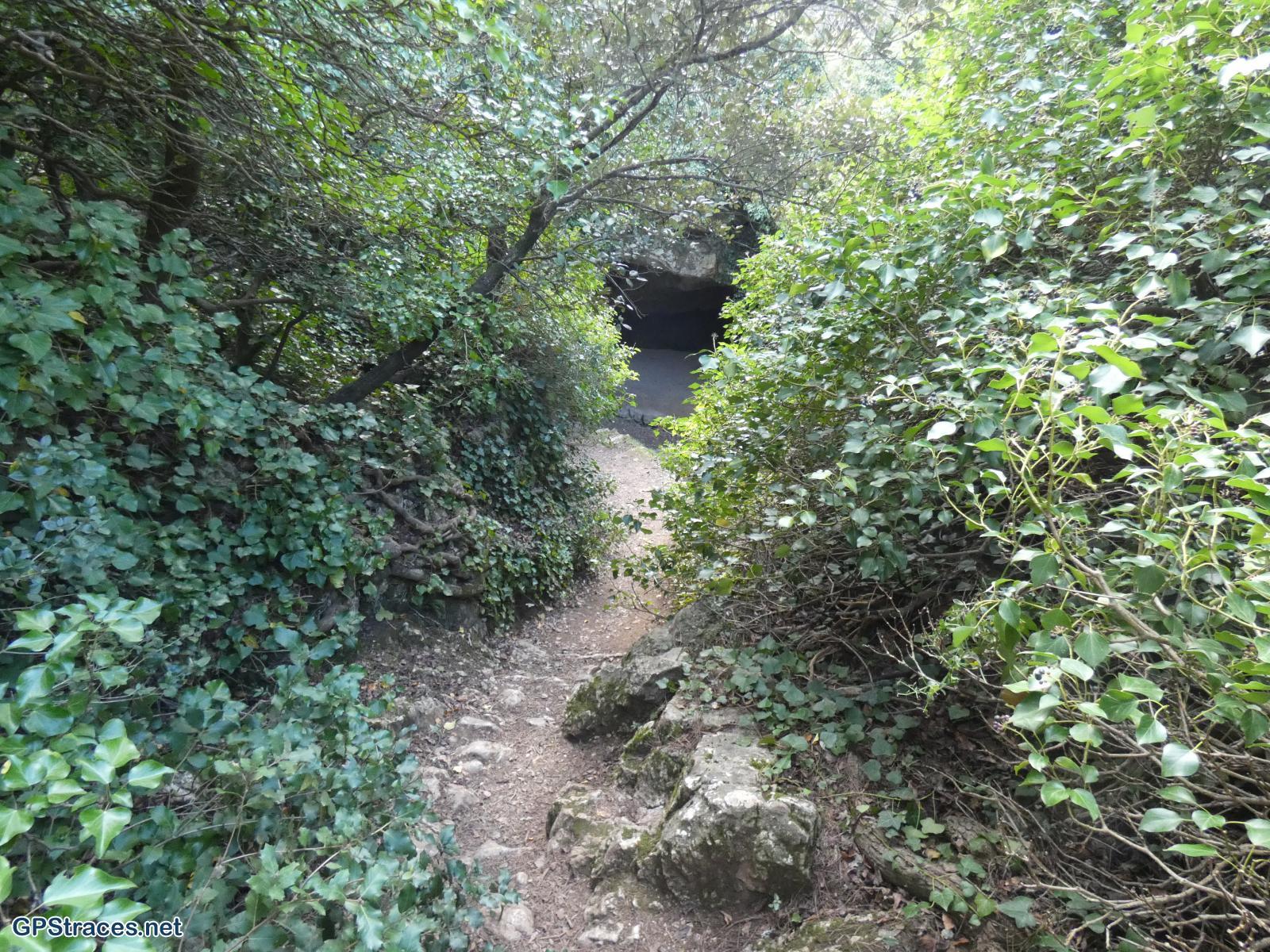 L'entrée de la grotte