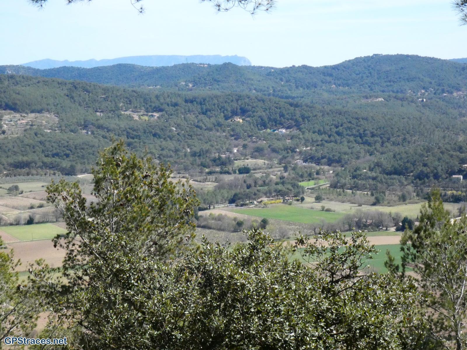 Bouches du Rhône-La Roque d'Anthéron -  Chaine des Côtes - Chapelle Ste Anne de Goiron–2