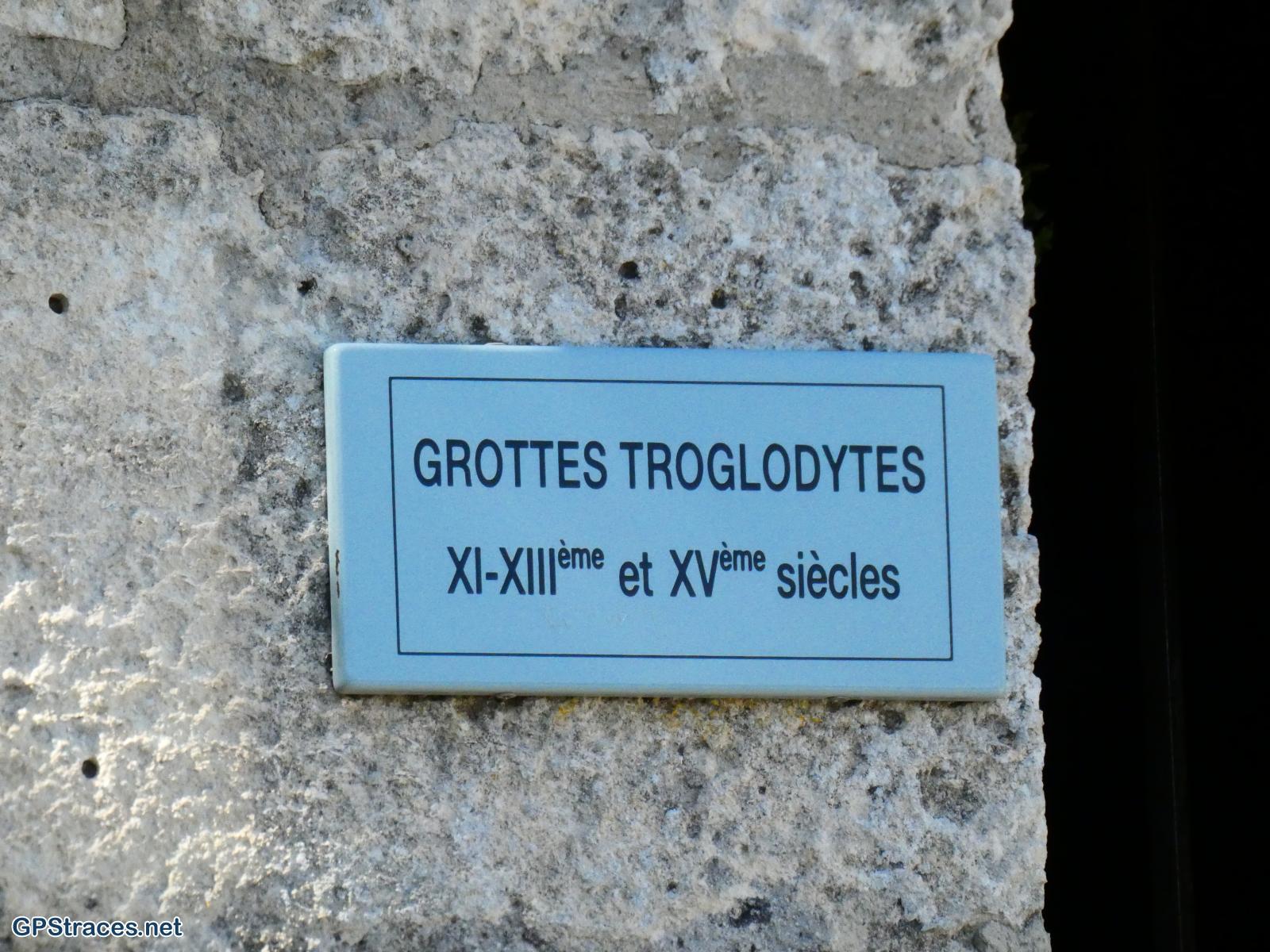 Bouches du Rhône-La Roque d'Anthéron -  Chaine des Côtes - Chapelle Ste Anne de Goiron–8