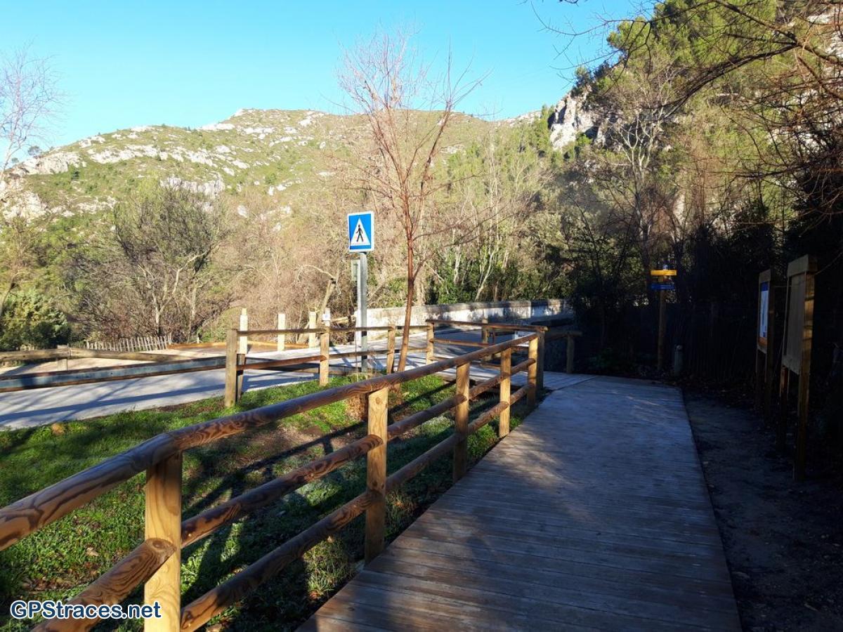 Le départ du sentier dans la vallée de Saint Pons