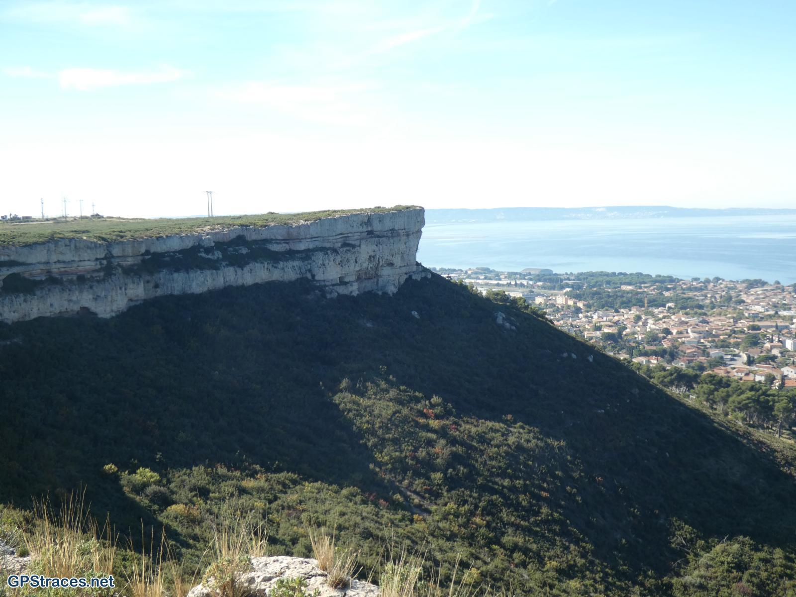 Bouches du Rhône-Velaux, croix de Rognac, cascade de Malaga et plateau du Grand Arbois–7