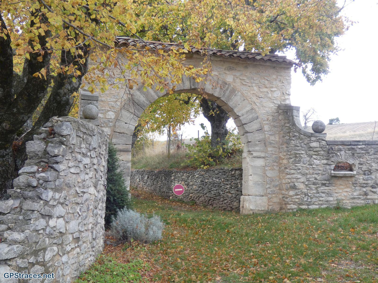 Drôme-Ferrassières - Cabane de Cyprien–0
