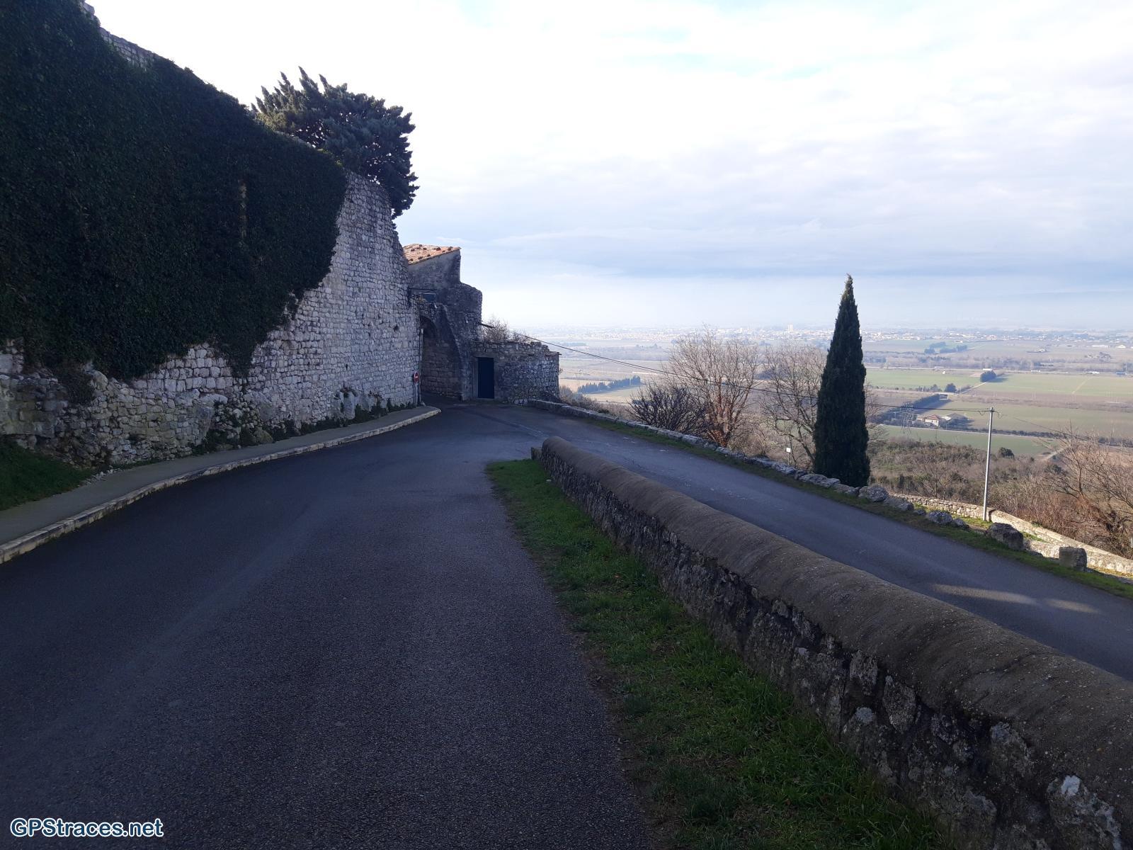 Drôme-La Garde Adhémar - Les cuves lapidaires et la chapelle du Val des Nymphes–0