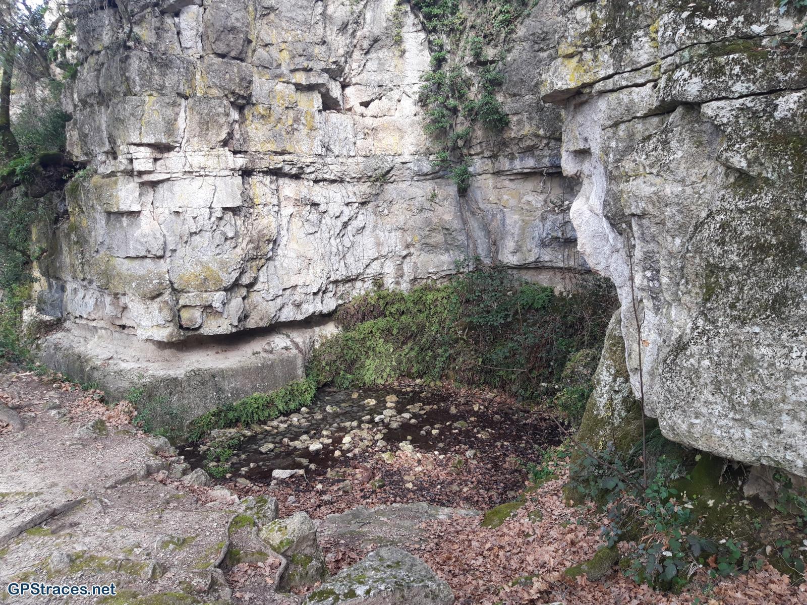 Drôme-La Garde Adhémar - Les cuves lapidaires et la chapelle du Val des Nymphes–18