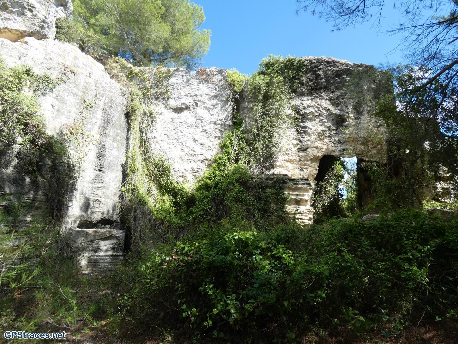 Gard-L'Aiguille - Rocher de Triple Levée - Source de Tavie–7