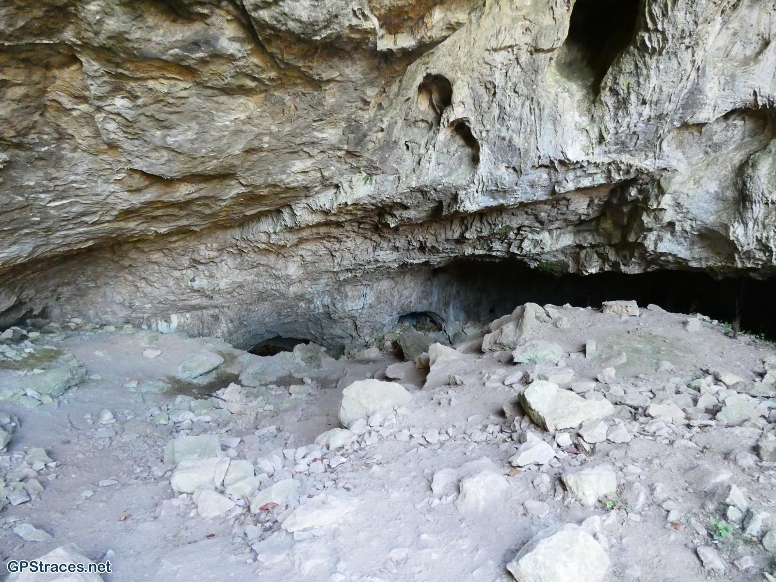 La grotte de Peyre Haute