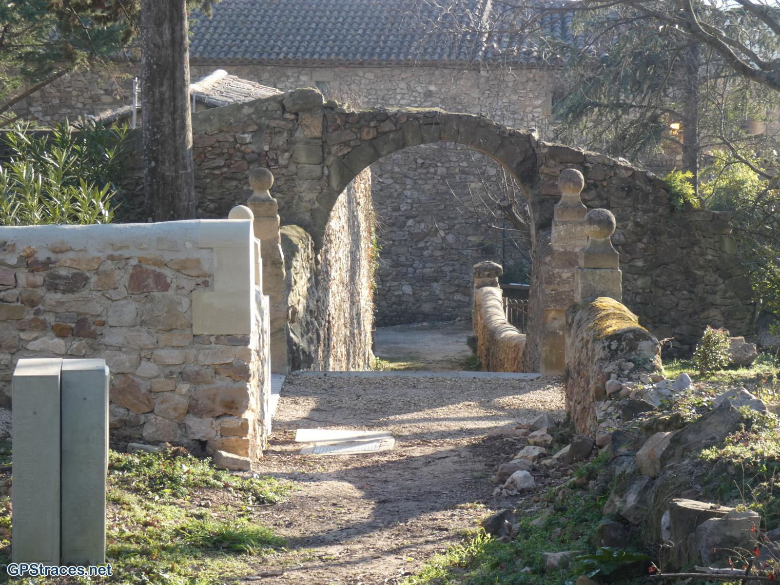 Gard-La Bastide d'Engras - Dolmen de Coucouvèze–14