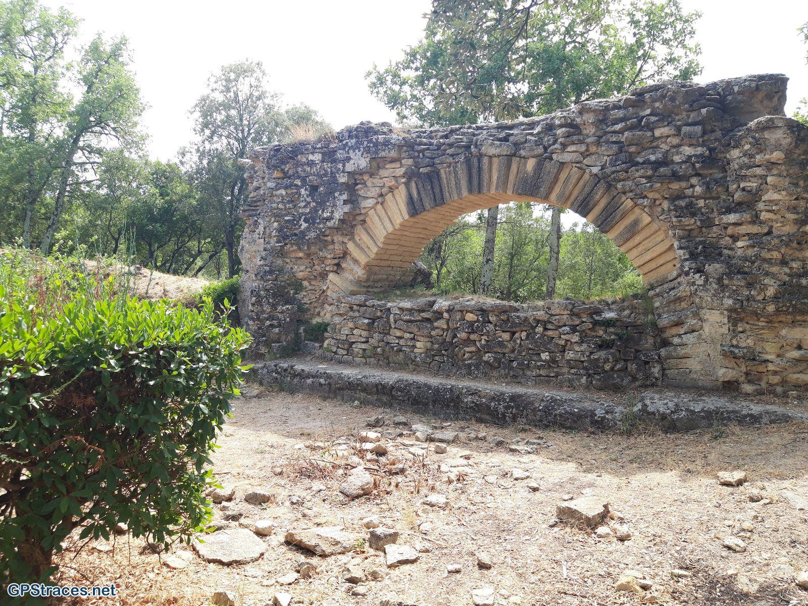 Des vestiges de l'aqueduc romain