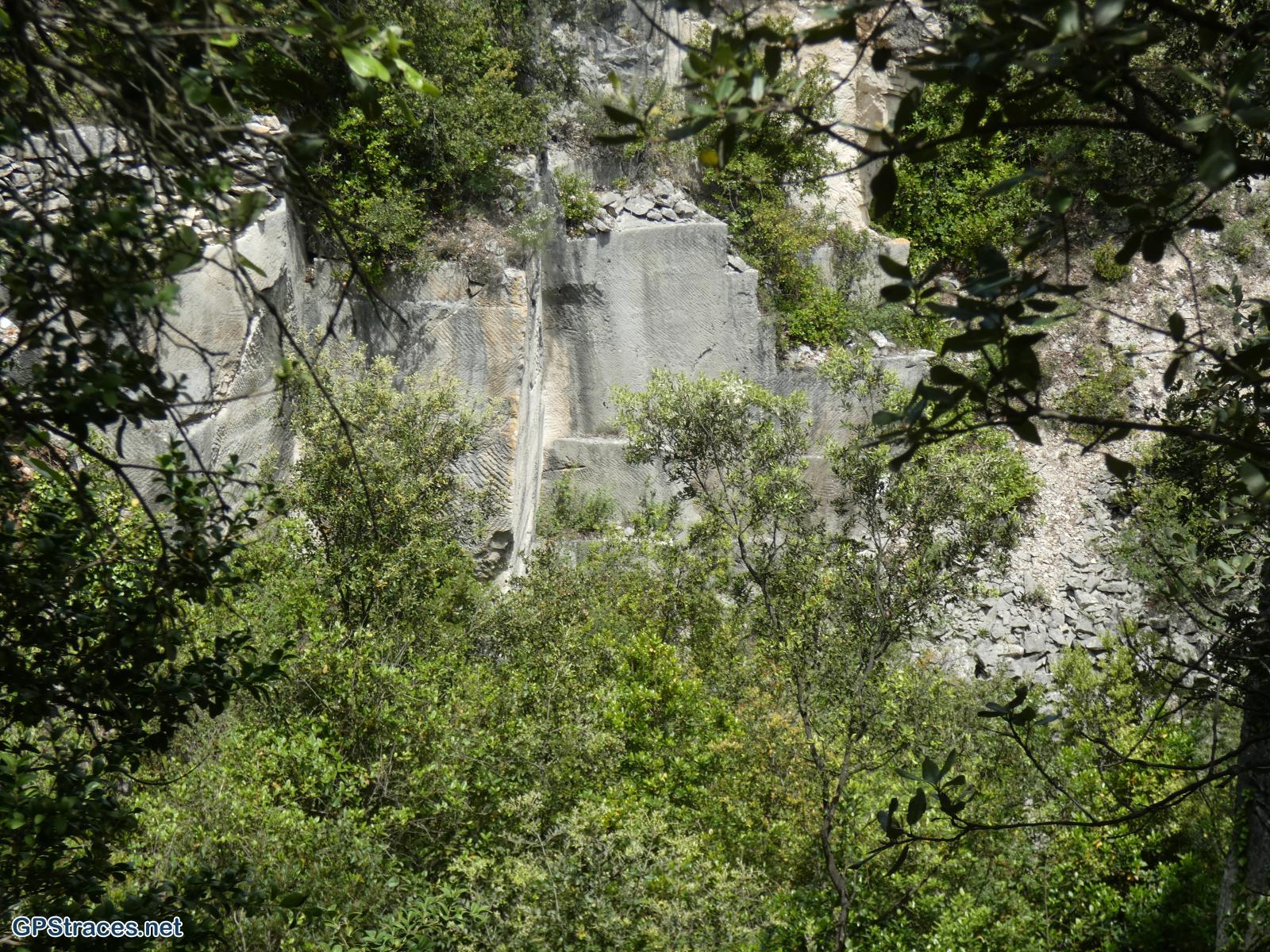 Gard-Les carrières et le bois des Lens–10