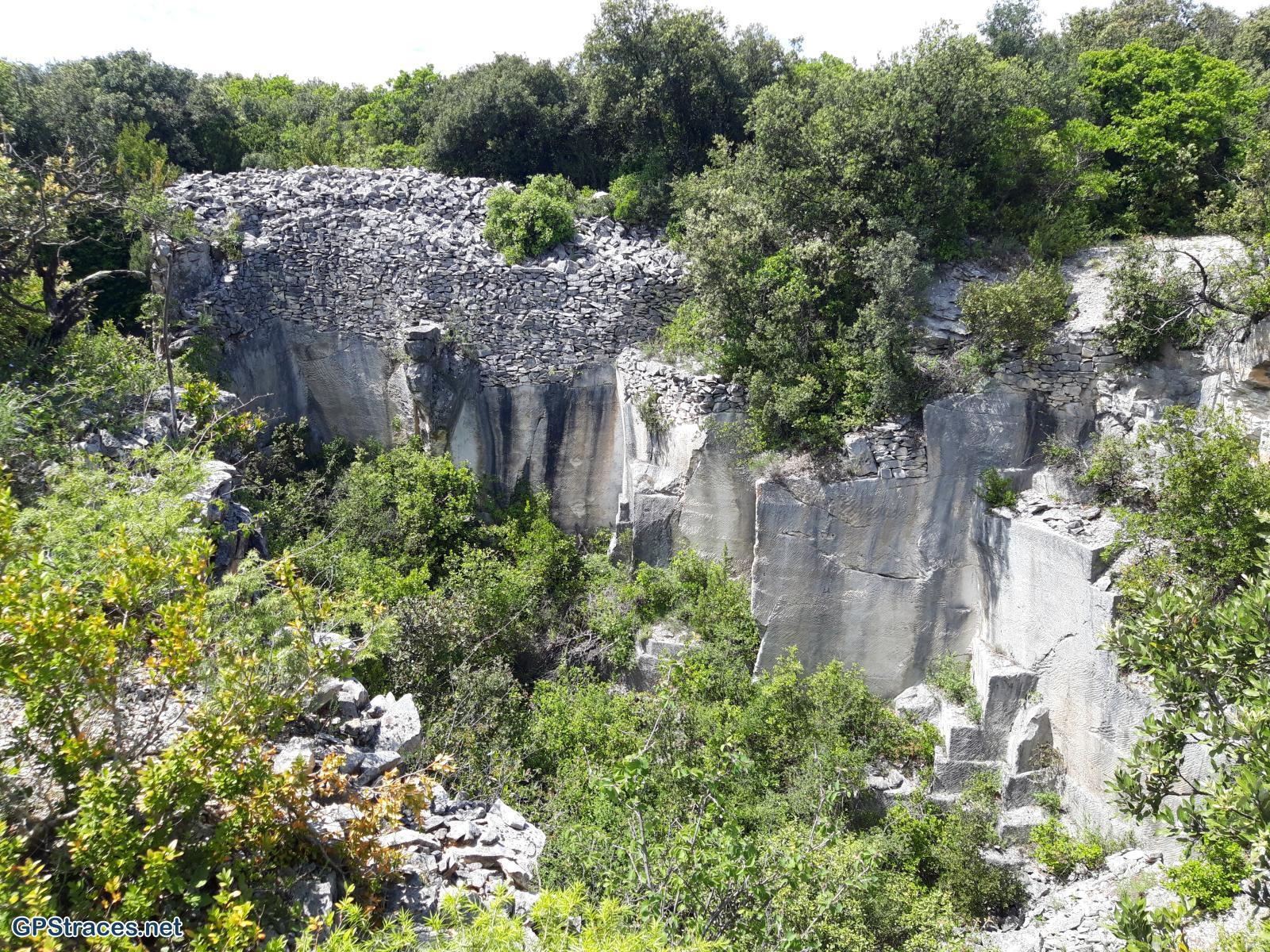 Gard-Les carrières et le bois des Lens–15