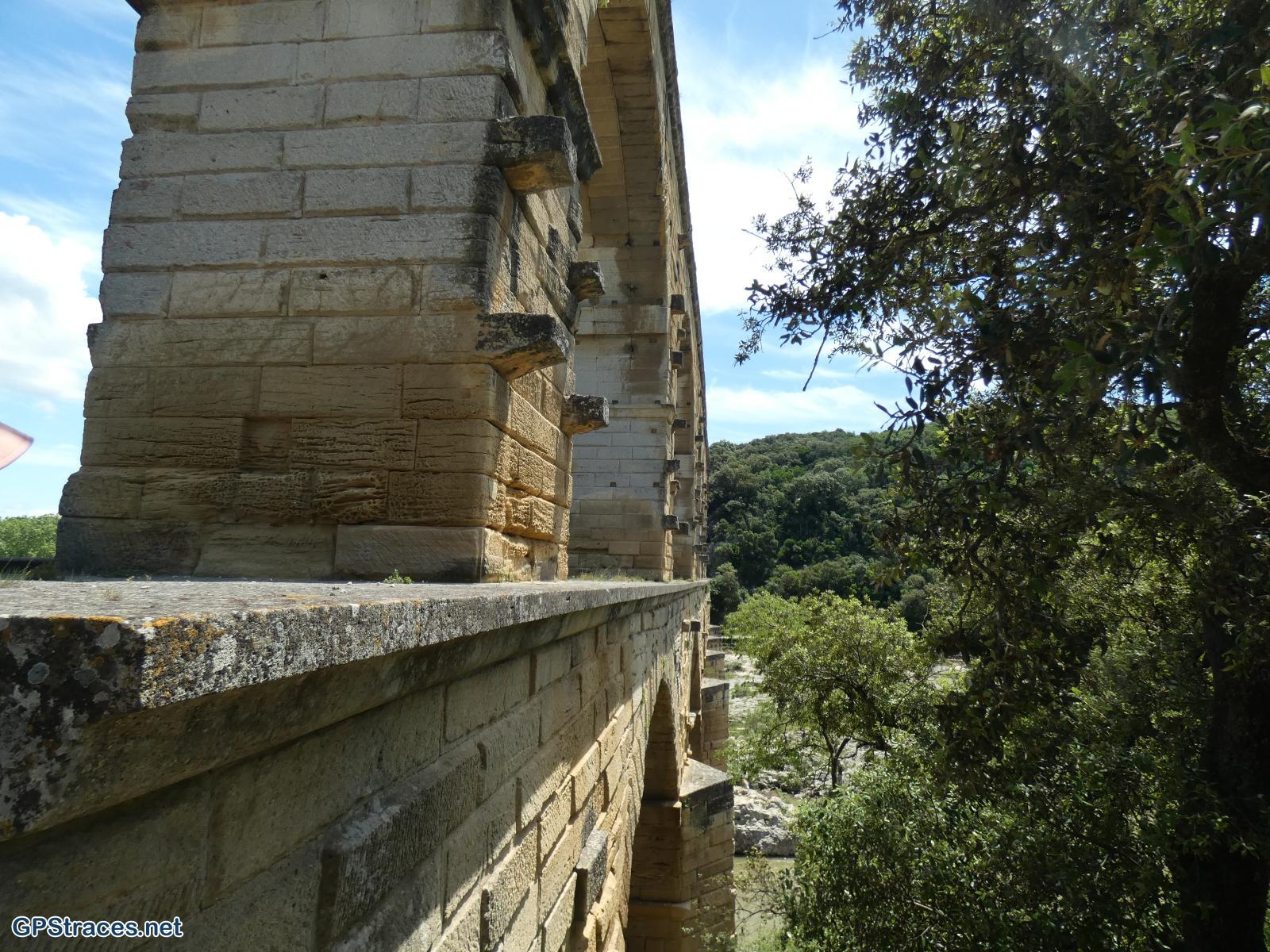 Gard-De Castillon au Pont du Gard–13