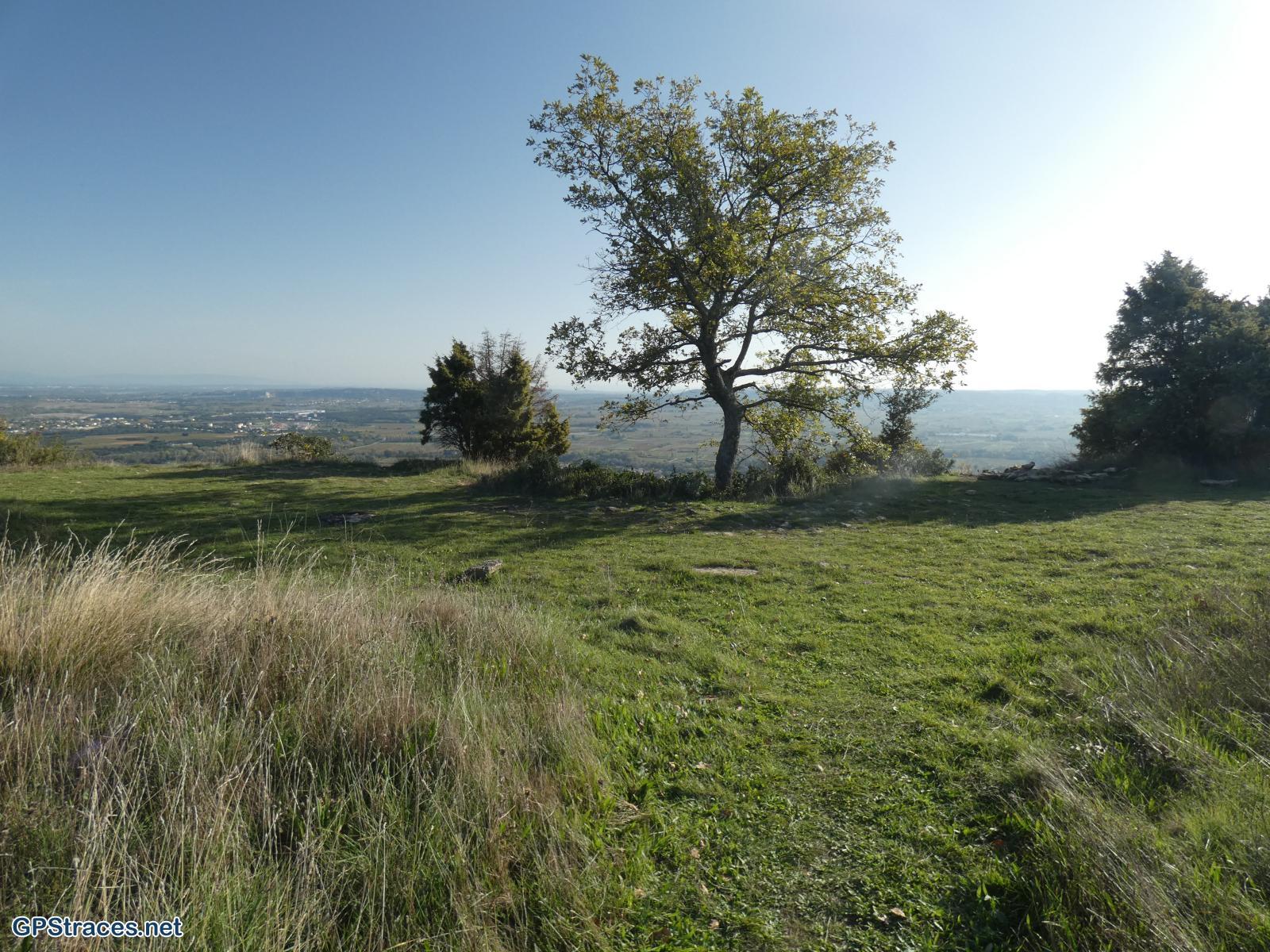 Gard-Chapelle St-Pierre - Camp de César–14
