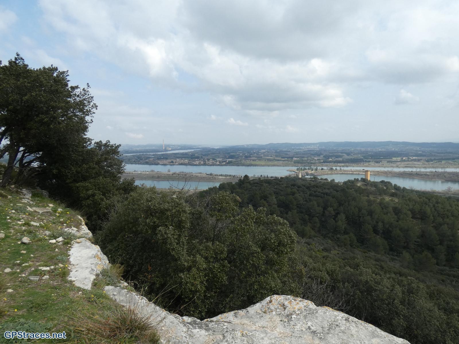 Le barrage de Vallabrègues depuis l'aiguille
