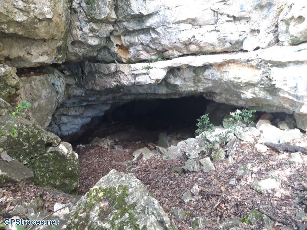 L'une des deux grottes