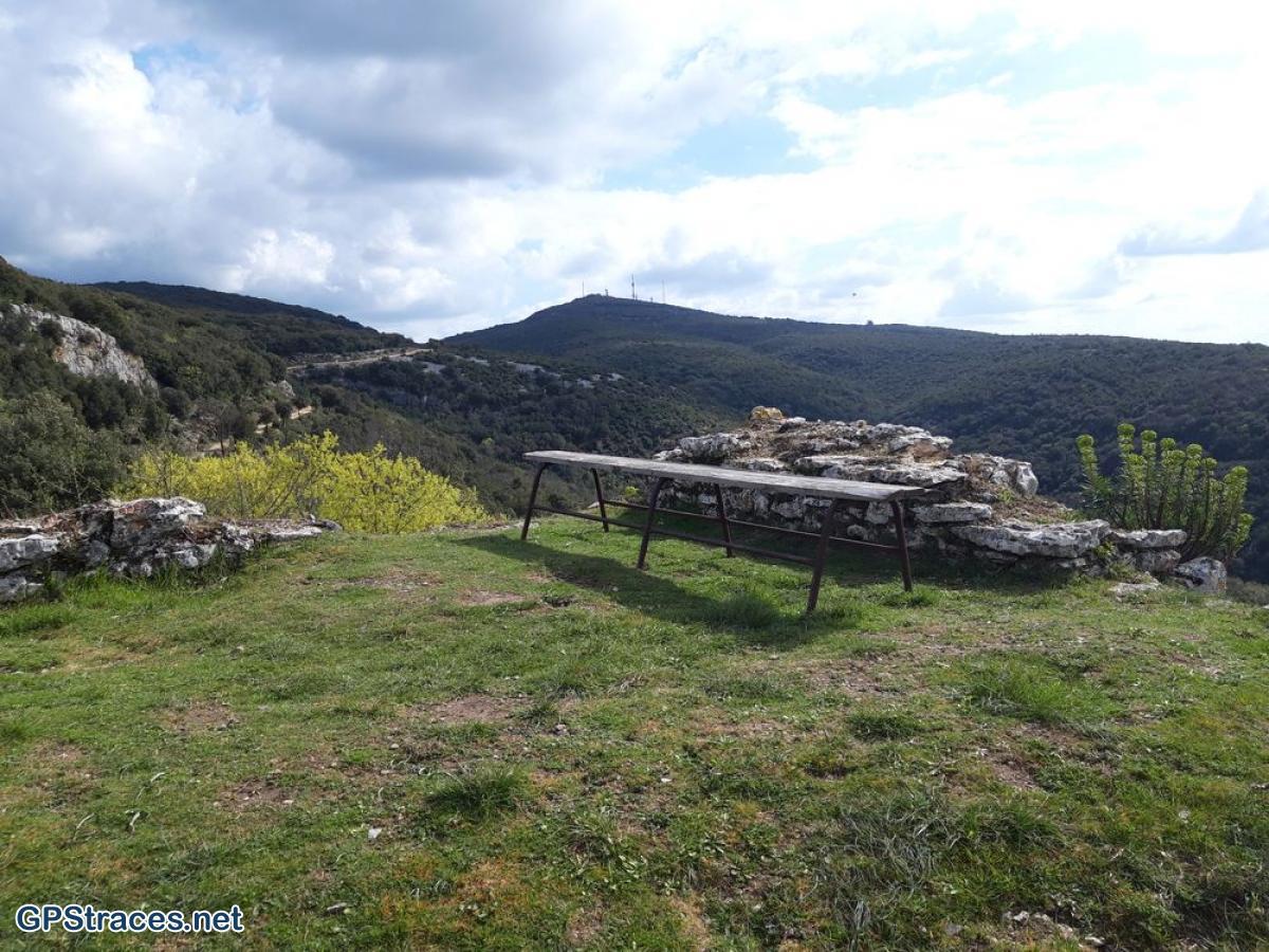 Gard-Le Mont Bouquet - Le Castellas–12