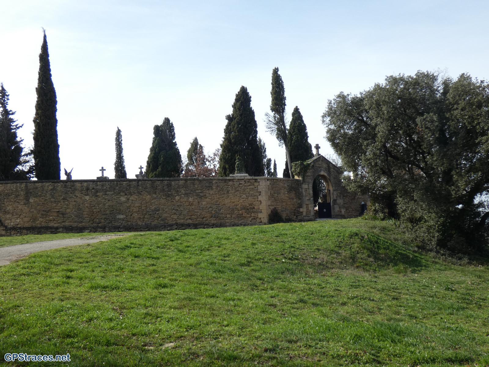 Le vieux cimetière de Domazan