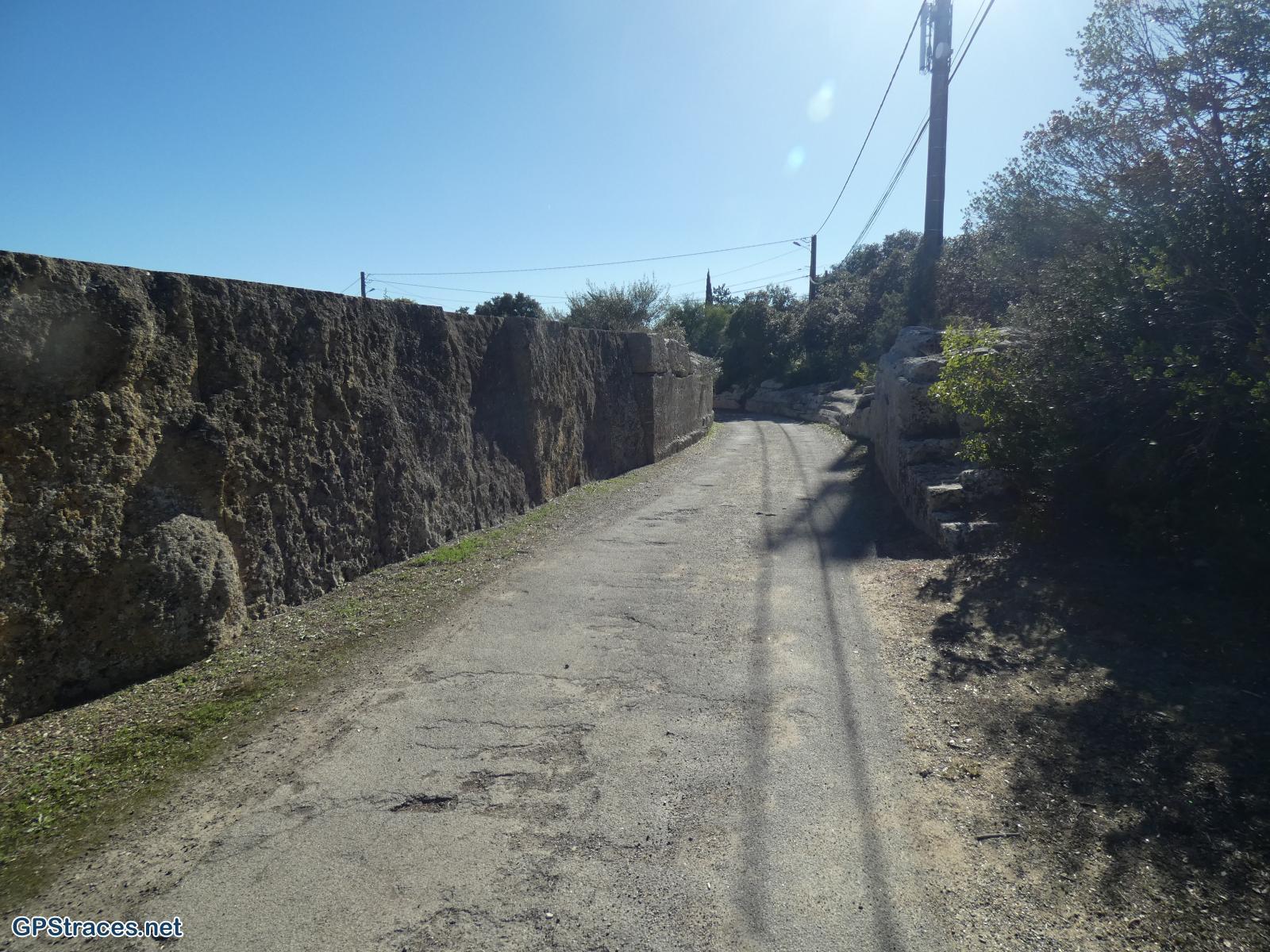 Gard-De Vers Pont Du Gard à Collias–17