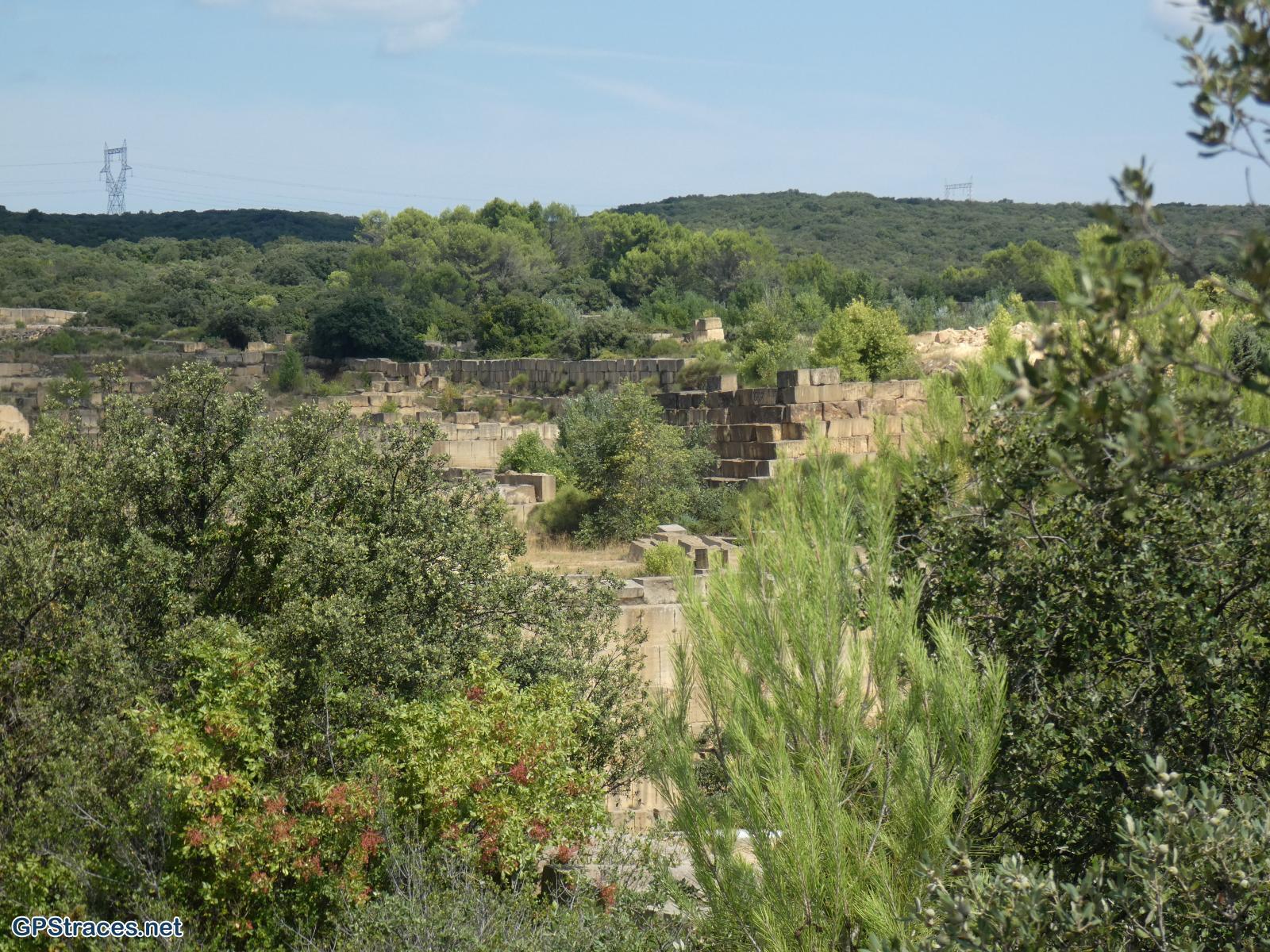 Gard-De Vers Pont Du Gard à la Pierre Plantée–3