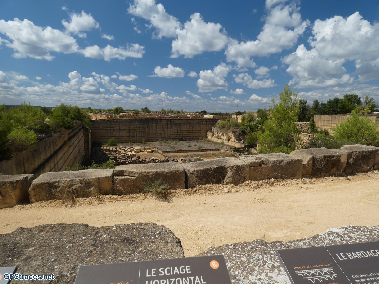 Gard-De Vers Pont Du Gard à la Pierre Plantée–5