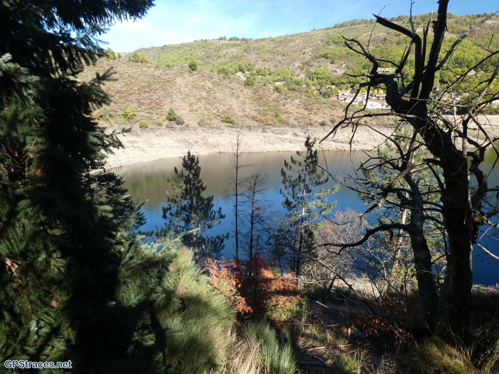 Le lac de Villlefort