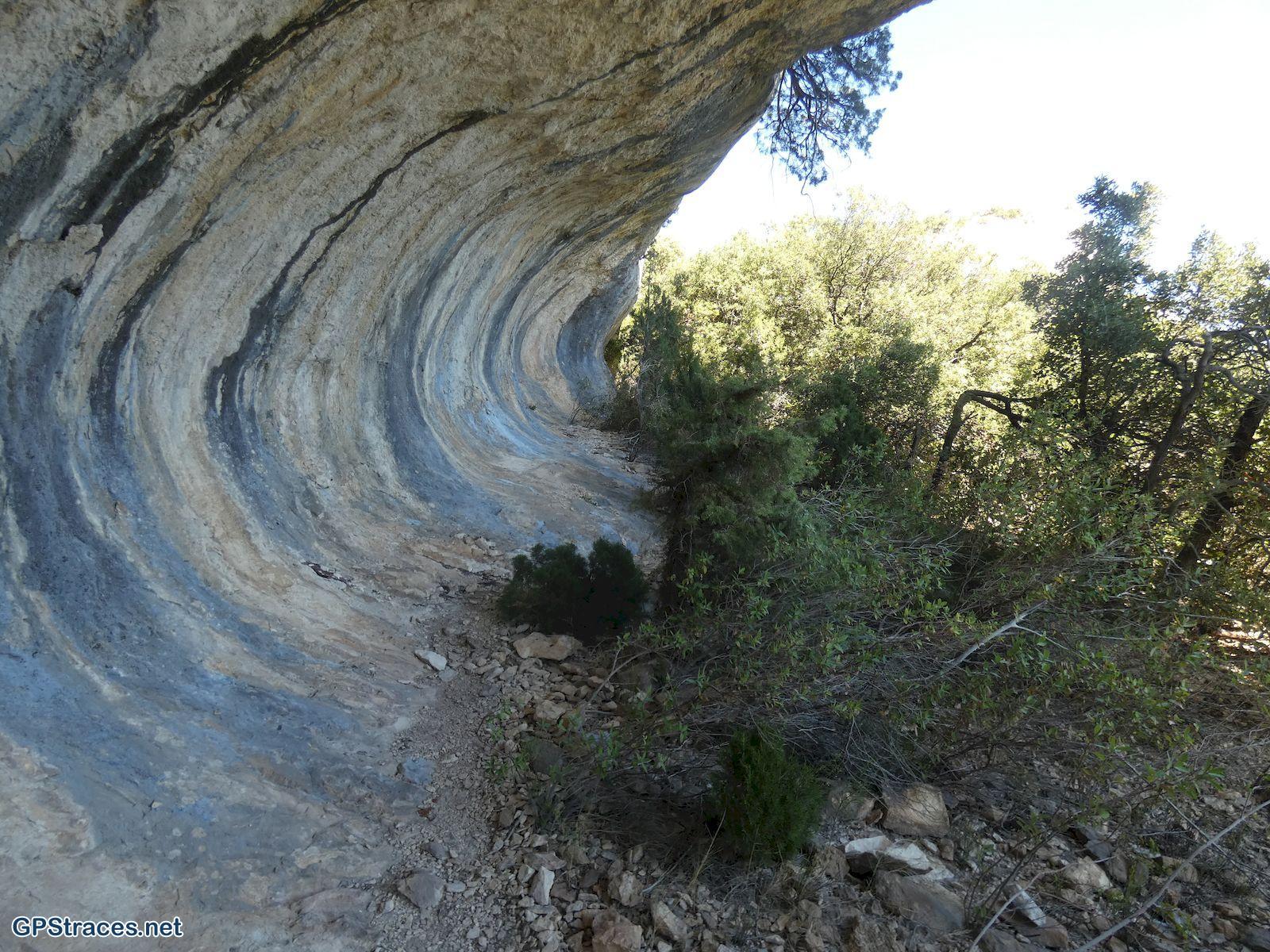Affouillement sur le sentier menant à la baume