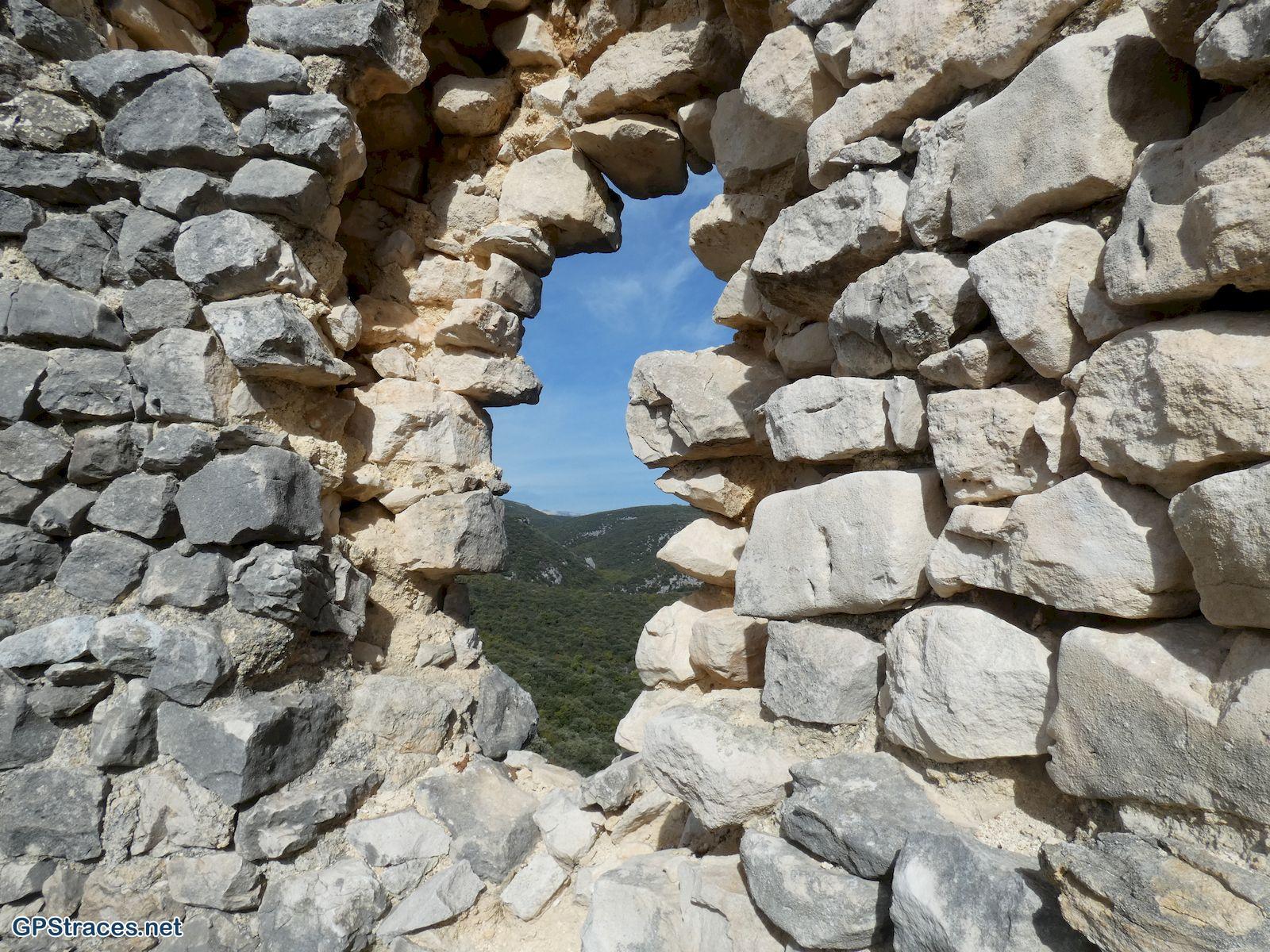 Vaucluse-Combes de Vaumale et Lioux - mur de la peste–11